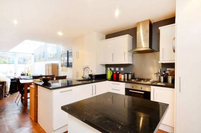  Image of 2 bedroom Flat for sale in Stoke Newington Church Street London N16 at Stoke Newington Church Street  Stoke Newington, N16 0LA