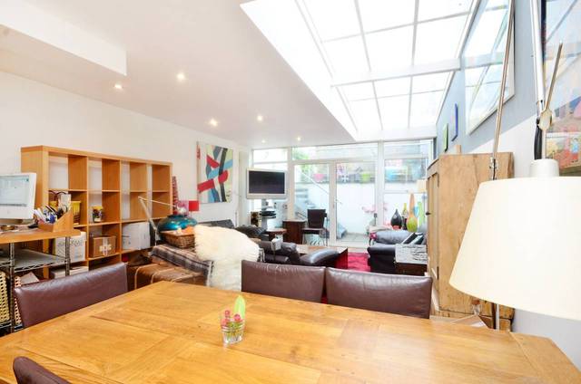  Image of 2 bedroom Flat for sale in Stoke Newington Church Street London N16 at Stoke Newington Church Street  Stoke Newington, N16 0LA