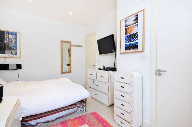  Image of 2 bedroom Flat for sale in Stoke Newington Church Street London N16 at Stoke Newington Church Street  Stoke Newington, N16 0LA