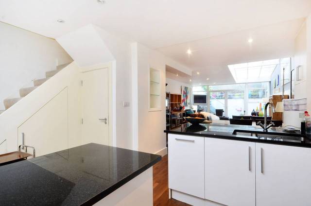  Image of 2 bedroom Flat for sale in Stoke Newington Church Street London N16 at Stoke Newington Church Street  Stoke Newington, N16 0LA