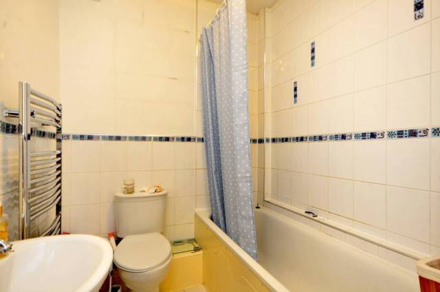  Image of 2 bedroom Flat for sale in Stoke Newington High Street London N16 at Stoke Newington High Street  Stoke Newington, N16 0LH