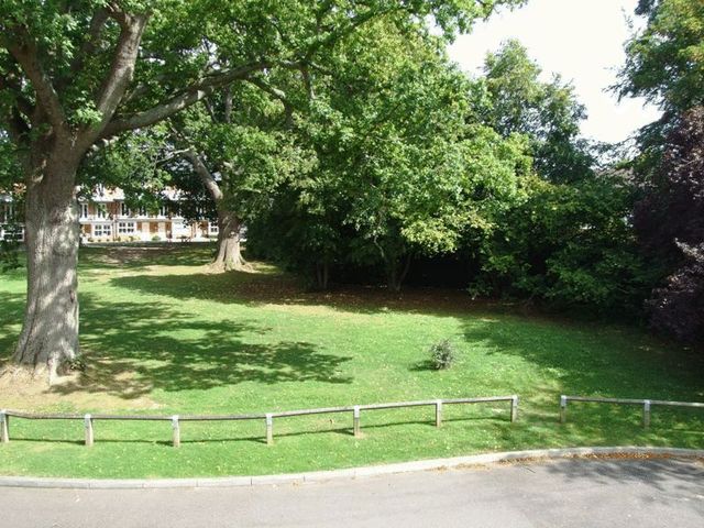  Image of 2 bedroom Flat for sale in Stone Court Maidenbower Crawley RH10 at Stone Court Worth Crawley, RH10 7RX