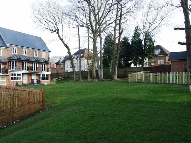  Image of 2 bedroom Flat for sale in Stone Court Maidenbower Crawley RH10 at Stone Court Worth Crawley, RH10 7RX