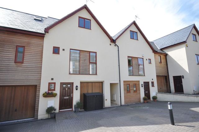  Image of 3 bedroom Terraced house for sale in Stoneable Road Radstock BA3 at Stoneable Road  Radstock, BA3 3JR