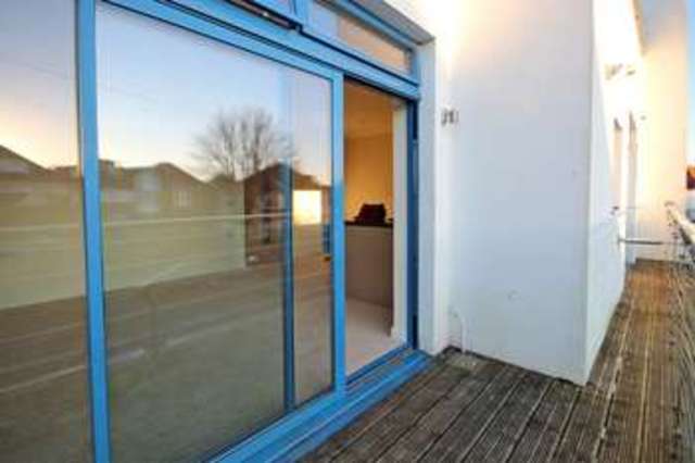  Image of 2 bedroom Flat for sale in Stourcliffe Avenue Southbourne Bournemouth BH6 at Stourcliffe Avenue Southbourne Bournemouth, BH6 3PT