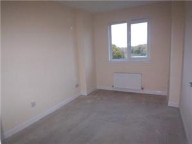  Image of 2 bedroom Flat to rent in Strachur Crescent Glasgow G22 at Lambhill Glasgow Glasgow, G22 6RB