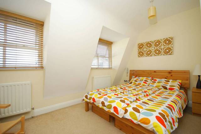  Image of 3 bedroom Detached house for sale in Straightsmouth London SE10 at Straightsmouth  Greenwich, SE10 9LB