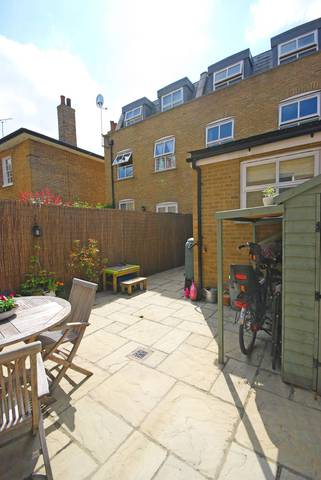  Image of 3 bedroom Detached house for sale in Straightsmouth London SE10 at Straightsmouth  Greenwich, SE10 9LB