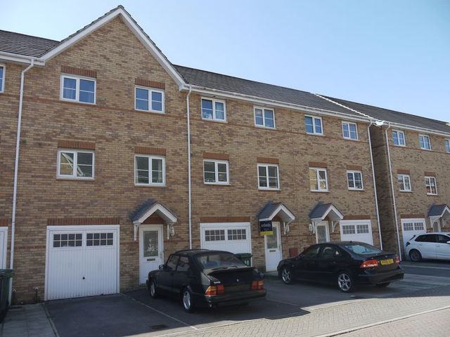 Image of 4 bedroom Terraced house to rent in Stranding Street Eastleigh SO50 at Stranding Street  Eastleigh, SO50 5GQ