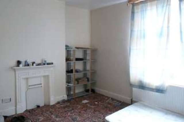  Image of 3 bedroom Flat to rent in Stratford Road Sparkhill Birmingham B11 at Stratford Road  Birmingham, B11 4AL