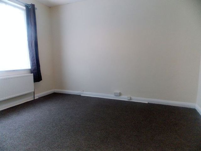  Image of 2 bedroom Flat to rent in Stratford Road Yeading Hayes UB4 at Stratford Road  Hayes, UB4 9EN