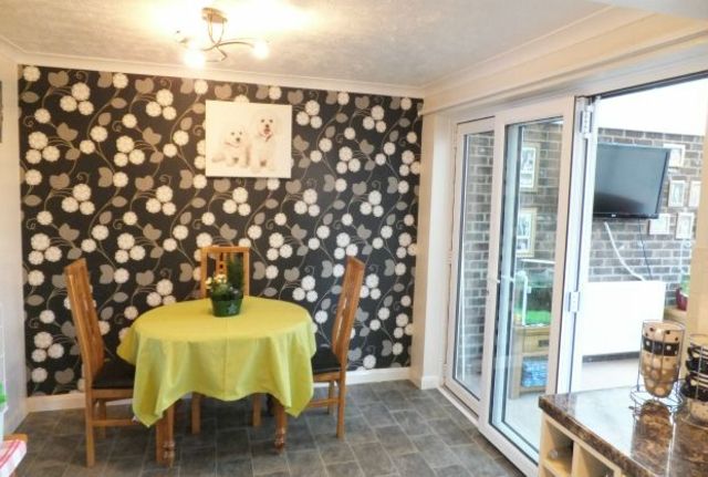  Image of 3 bedroom Semi-Detached house for sale in Streatfield Road Uckfield TN22 at Uckfield, TN22 2BQ