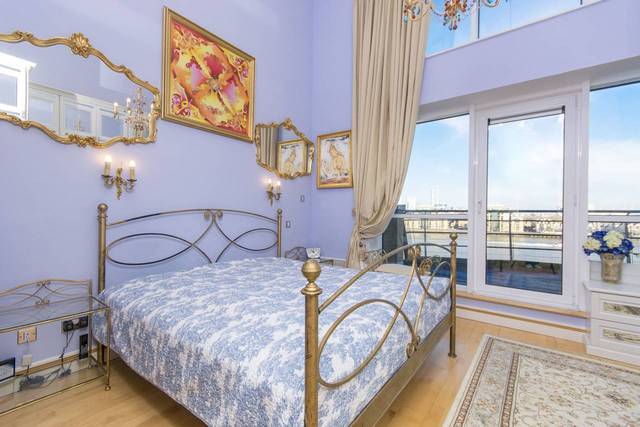  Image of 2 bedroom Flat for sale in Glaisher Street London SE8 at Stretton Mansions, Glaisher Street  Greenwich, SE8 3JR