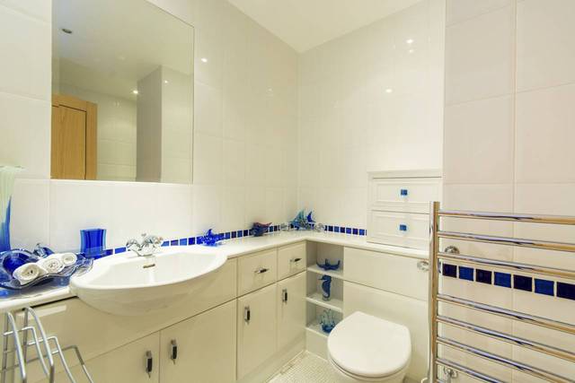  Image of 2 bedroom Flat for sale in Glaisher Street London SE8 at Stretton Mansions, Glaisher Street  Greenwich, SE8 3JR