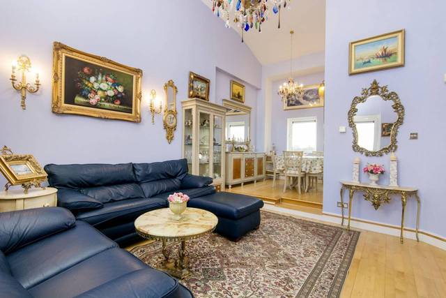  Image of 2 bedroom Flat for sale in Glaisher Street London SE8 at Stretton Mansions, Glaisher Street  Greenwich, SE8 3JR