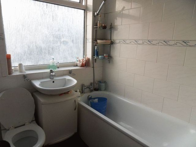  Image of Semi-Detached house to rent in Stuart Road Wealdstone Harrow HA3 at Stuart Road  Harrow, HA3 7QZ