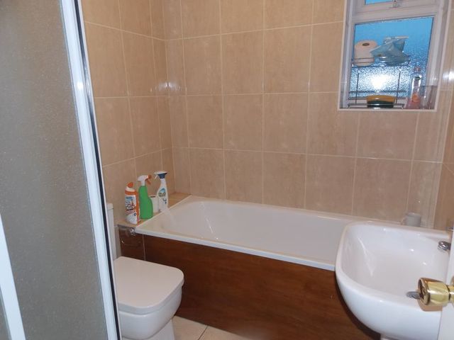  Image of 6 bedroom Detached house to rent in Kingston Lane Uxbridge UB8 at Kingston Lane  Uxbridge, UB8 3PN