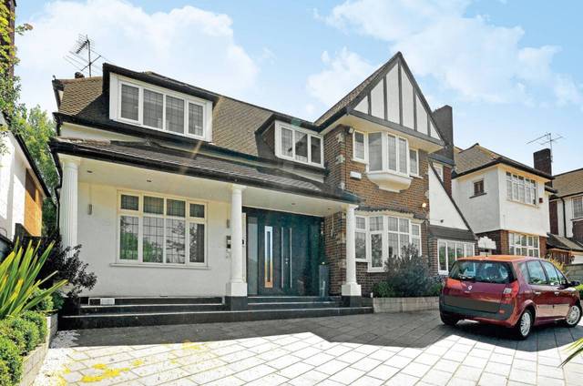  Image of 5 bedroom Detached house for sale in Sudbury Court Drive Harrow-on-the-Hill Harrow HA1 at Sudbury Court Drive  Harrow, HA1 3TD