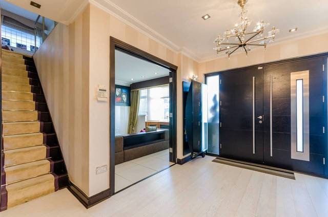  Image of 5 bedroom Detached house for sale in Sudbury Court Drive Harrow-on-the-Hill Harrow HA1 at Sudbury Court Drive  Harrow, HA1 3TD