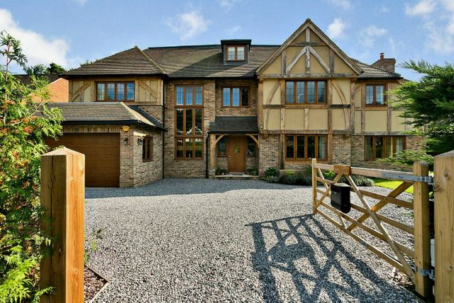  Image of 6 bedroom Detached house for sale in Heather Drive Ascot SL5 at Ascot, SL5 0HS