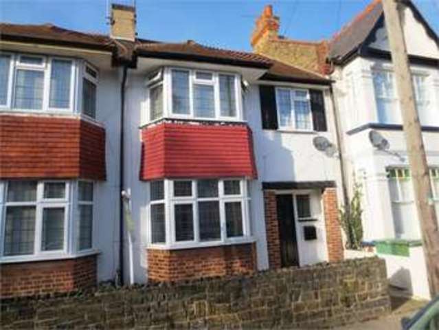  Image of 3 bedroom Terraced house for sale in Sunningdale Avenue Leigh-on-Sea SS9 at Sunningdale avenue Leigh on sea Leigh-on-Sea, SS9 1JY