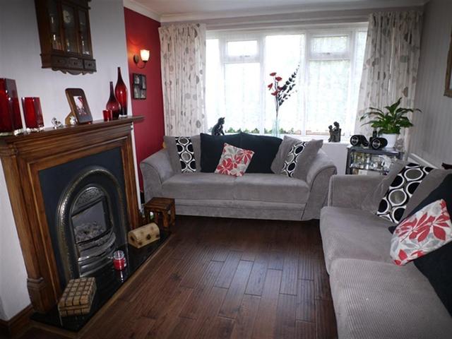  Image of 3 bedroom Detached house for sale in Sunny Bank Lane Thornbury Bradford BD3 at Thornbury  Farsley, BD3 7DG