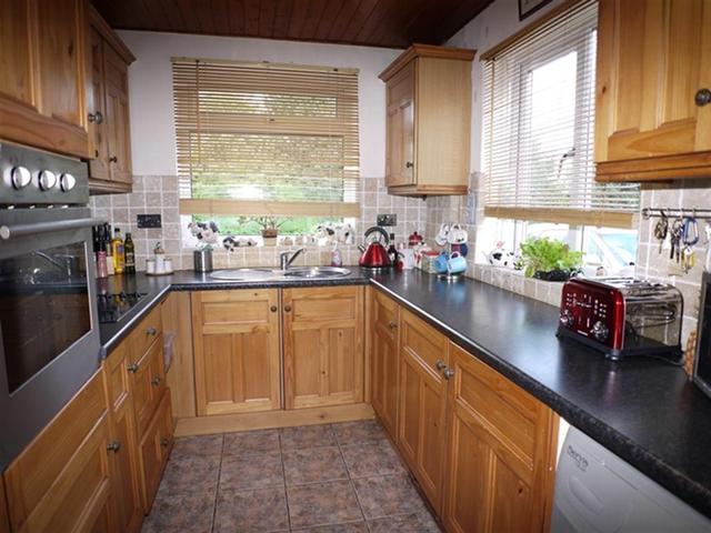  Image of 3 bedroom Detached house for sale in Sunny Bank Lane Thornbury Bradford BD3 at Thornbury  Farsley, BD3 7DG