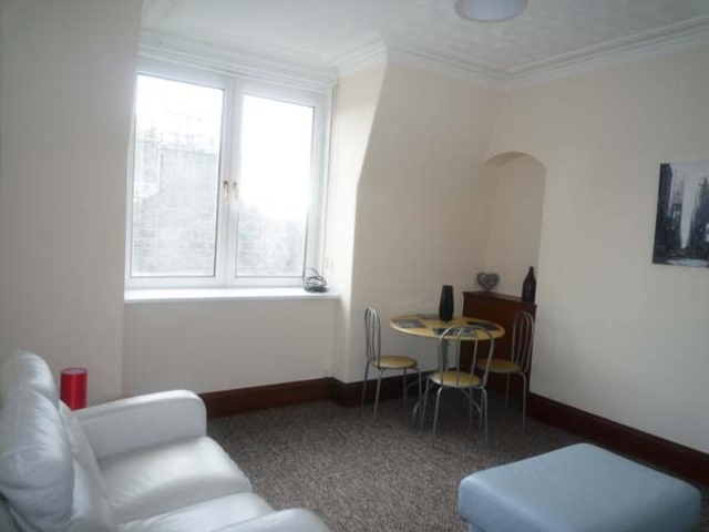  Image of 1 bedroom Flat to rent in Sunnybank Place Aberdeen AB24 at City Centre Aberdeen Aberdeen, AB24 3LA