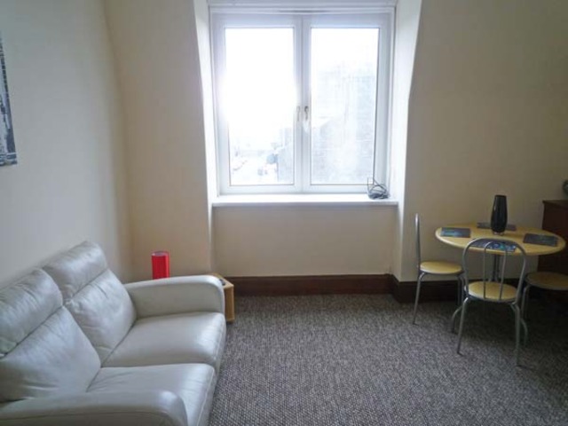 Image of 1 bedroom Flat to rent in Sunnybank Place Aberdeen AB24 at City Centre Aberdeen Aberdeen, AB24 3LA
