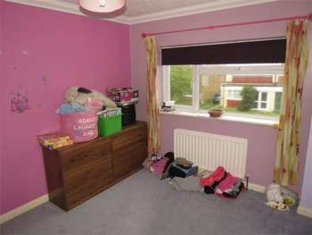  Image of 5 bedroom Terraced house for sale in Sussex Avenue Hailsham BN27 at Hailsham, BN27 3EA