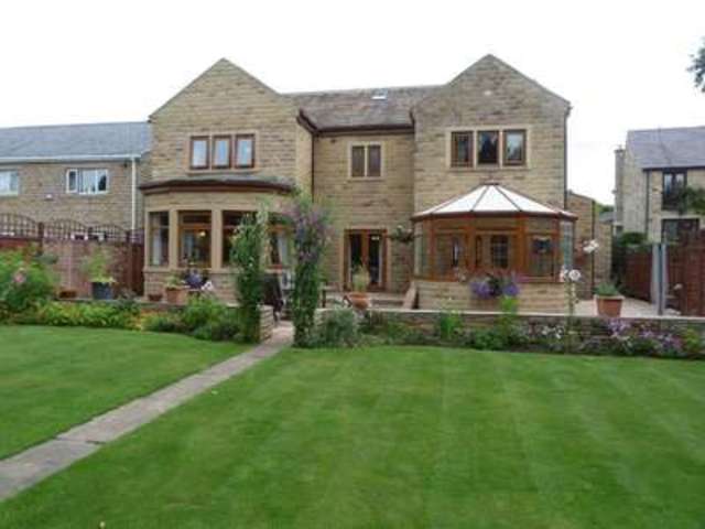  Image of 6 bedroom Detached house for sale in Sycamore View Brighouse HD6 at Sycamore View  Brighouse, HD6 2DT
