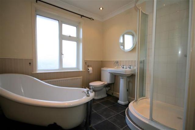  Image of 3 bedroom Detached house for sale in Sydney Avenue Hamble Southampton SO31 at Hamble-le-Rice, SO31 4JQ