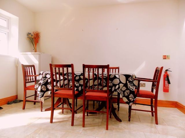  Image of 5 bedroom Detached house to rent in Tachbrook Road Cowley Uxbridge UB8 at Tachbrook Road  Uxbridge, UB8 2QS