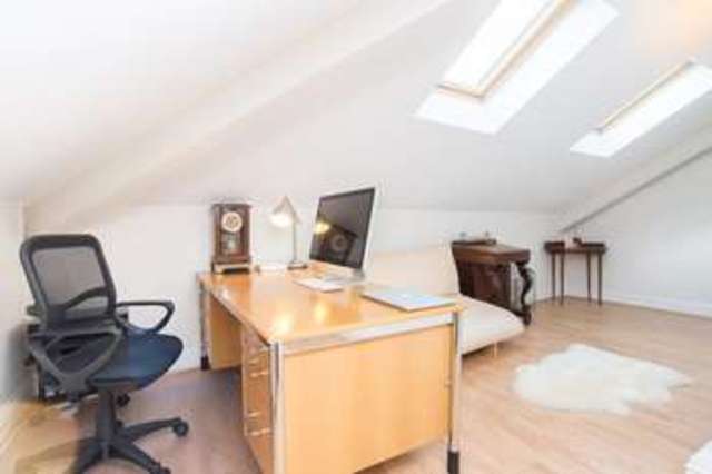  Image of 2 bedroom Flat for sale in Burrells Wharf Square London E14 at Burrells Wharf Square  London, E14 3TG