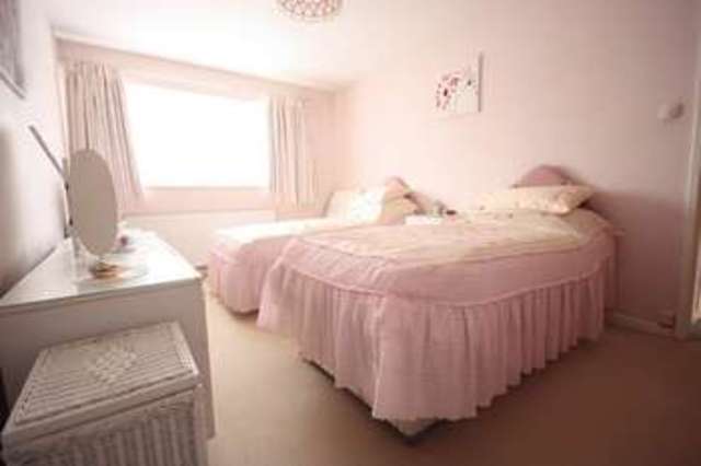  Image of 3 bedroom Detached house for sale in Talbot Road Stratford-upon-Avon CV37 at Talbot Road  Warks, CV37 6SU