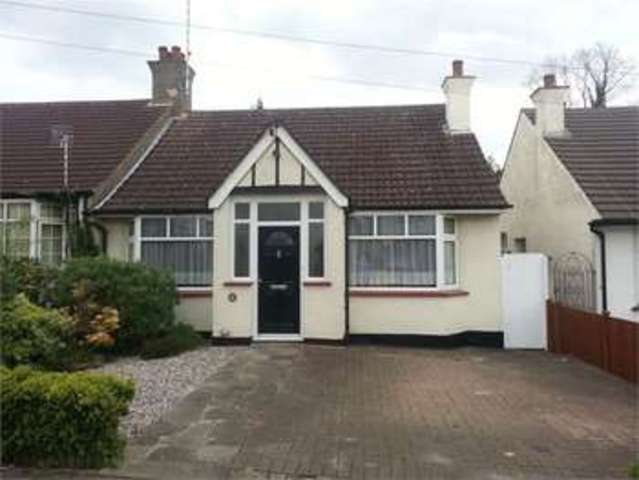  Image of 2 bedroom Detached house for sale in Tankerville Drive Leigh-on-Sea SS9 at Tankerville Drive Leigh on sea Leigh-on-Sea, SS9 3DD
