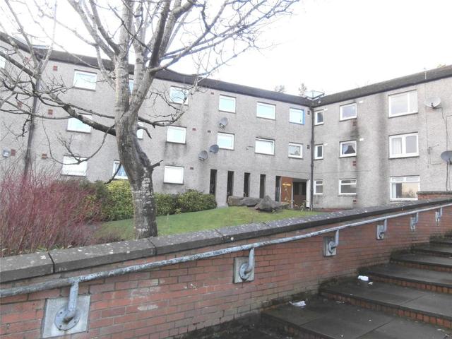  Image of 3 bedroom Flat to rent in Tarbolton Road Cumbernauld Glasgow G67 at Cumbernauld North Lanarkshire North Lanarkshire, G67 2AH