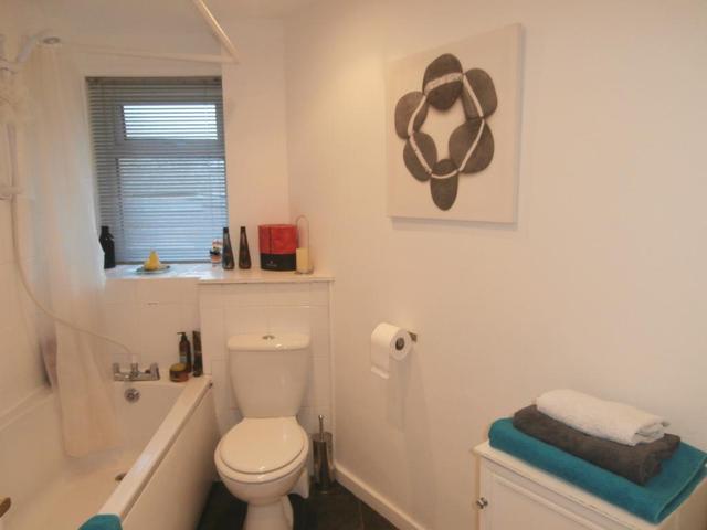  Image of 3 bedroom Flat to rent in Tarbolton Road Cumbernauld Glasgow G67 at Cumbernauld North Lanarkshire North Lanarkshire, G67 2AH