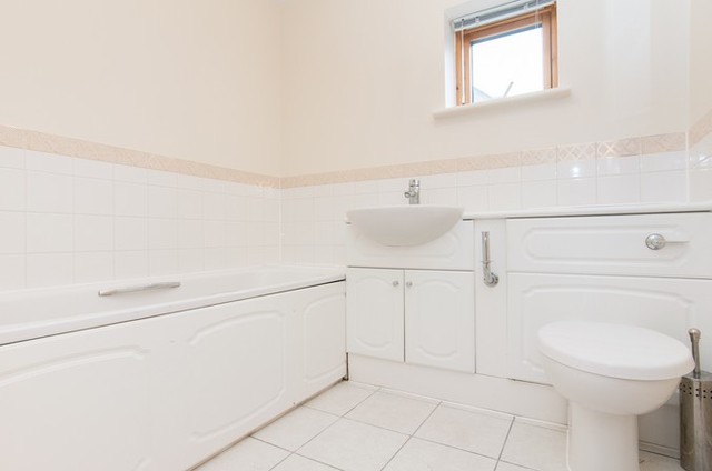  Image of 2 bedroom Flat for sale in Westferry Road London E14 at 244 Westferry Road  London, E14 3QJ