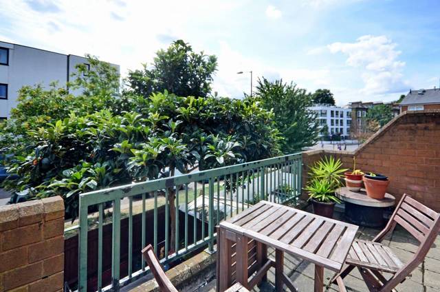  Image of 3 bedroom Detached house for sale in Tavistock Close London N16 at Tavistock Close  Hackney, N16 8UZ