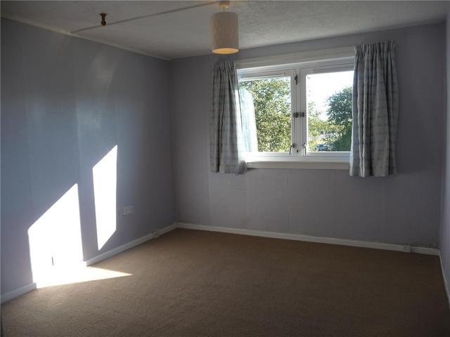  Image of 3 bedroom Flat to rent in Tay Place Johnstone PA5 at Johnstone Renfrewshire Renfrewshire, PA5 0PA