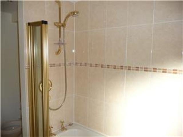  Image of 3 bedroom Flat to rent in Tay Place Johnstone PA5 at Johnstone Renfrewshire Renfrewshire, PA5 0PA