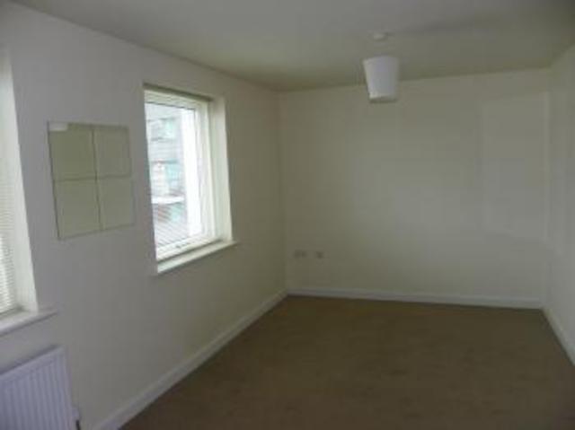  Image of 1 bedroom Flat to rent in Ted Bates Road Southampton SO14 at Ted Bates Road  Southampton, SO14 5FH