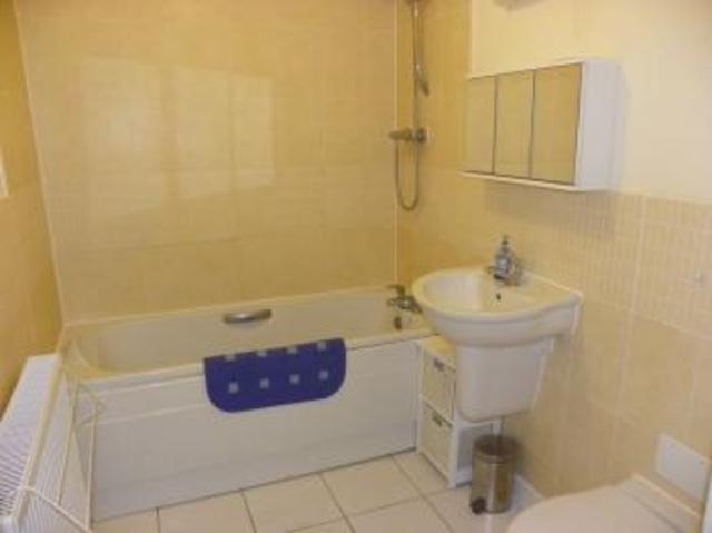  Image of 1 bedroom Flat to rent in Ted Bates Road Southampton SO14 at Ted Bates Road  Southampton, SO14 5FH