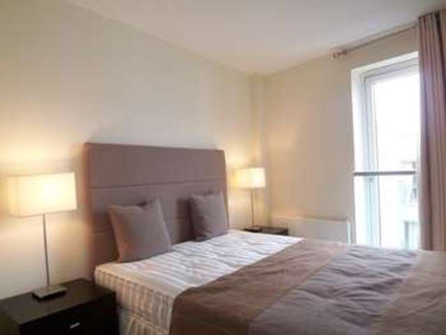  Image of 2 bedroom Flat to rent in East Lane London SE16 at Meridian Court  London, SE16 4UF