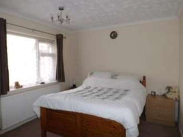  Image of 2 bedroom Bungalow for sale in Tennyson Road Wellingborough NN8 at Wellingborough Northamptonshire Wilby, NN8 3NQ