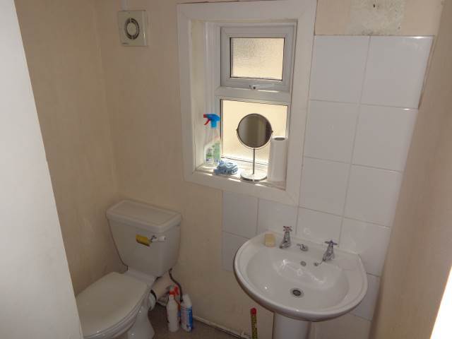  Image of 5 bedroom Detached house to rent in Tewkesbury Place Cardiff CF24 at Cathays Cardiff Roath, CF24 4QU