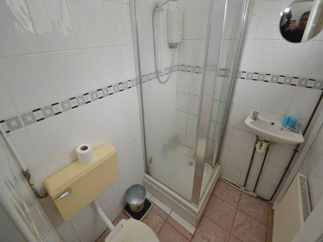  Image of 2 bedroom Flat to rent in Tewkesbury Street Cathays Cardiff CF24 at Cathays Cardiff Roath, CF24 4QQ