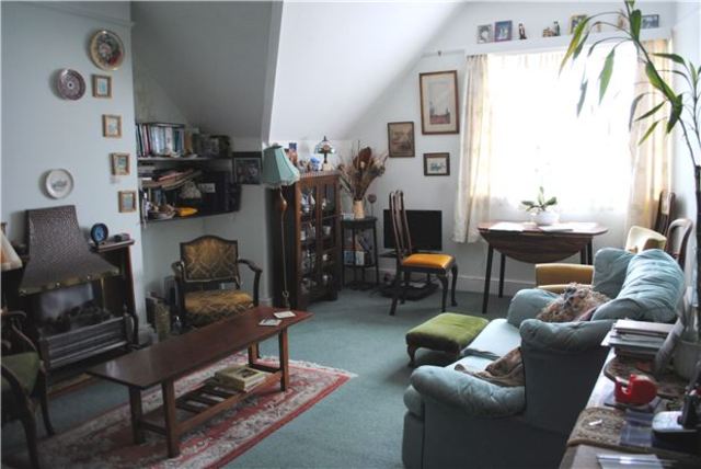  Image of 2 bedroom Flat for sale in Wickham Avenue Bexhill-on-Sea TN39 at East Sussex, TN39 3ER