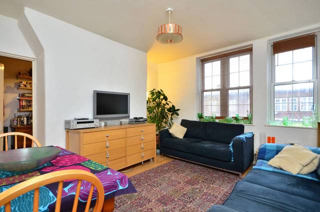  Image of 3 bedroom Flat for sale in Thames Street London SE10 at Thames Street  Greenwich, SE10 9DJ